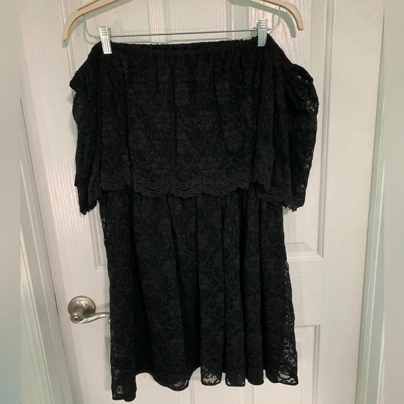 ASOS black lace dress - Picture 4 of 5